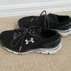 UA SNEAKER